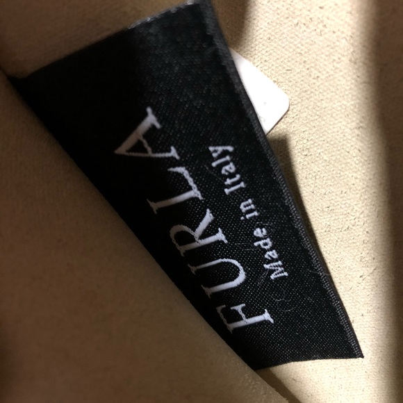 🇮🇹 Furla Italian scalloped nude leather rucksack 🎒 - Picture 3 of 7